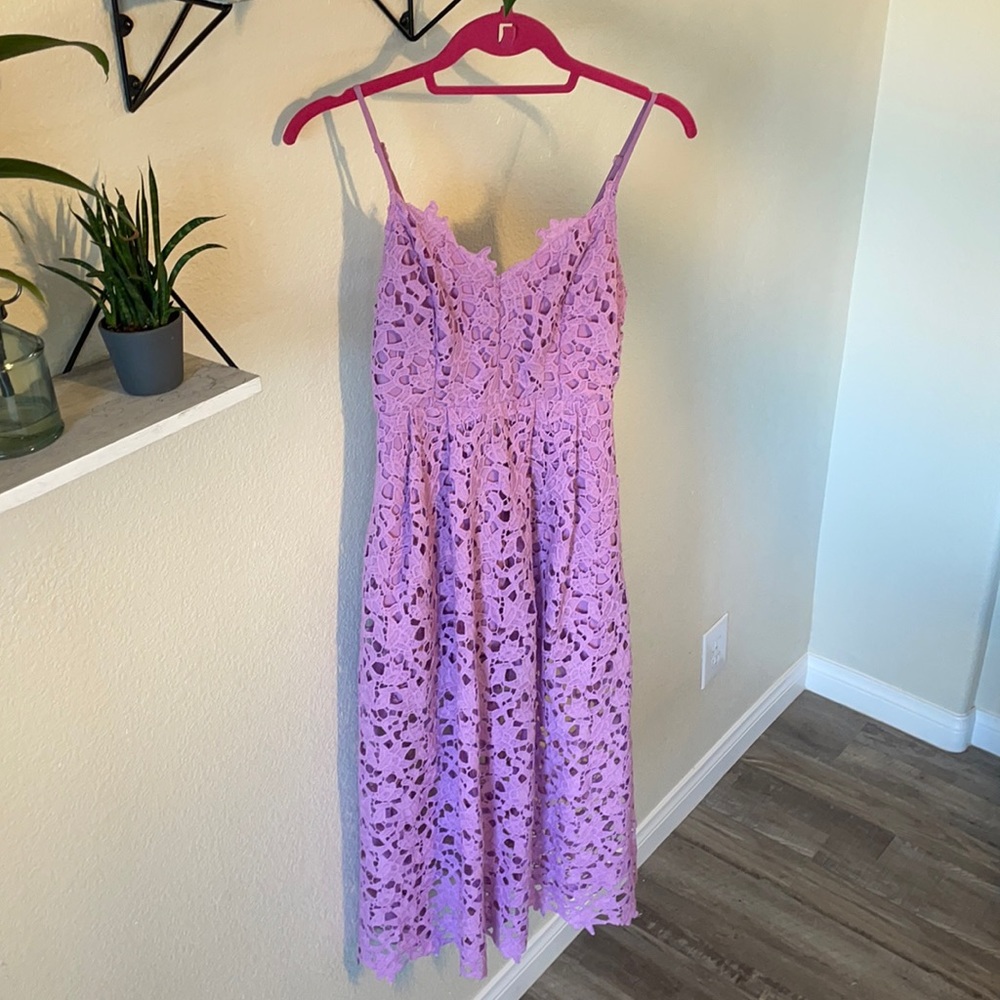 Astr The Label - lace dress in purple size S